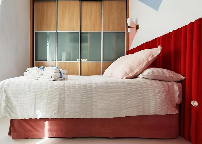 Memphis Design Apartment